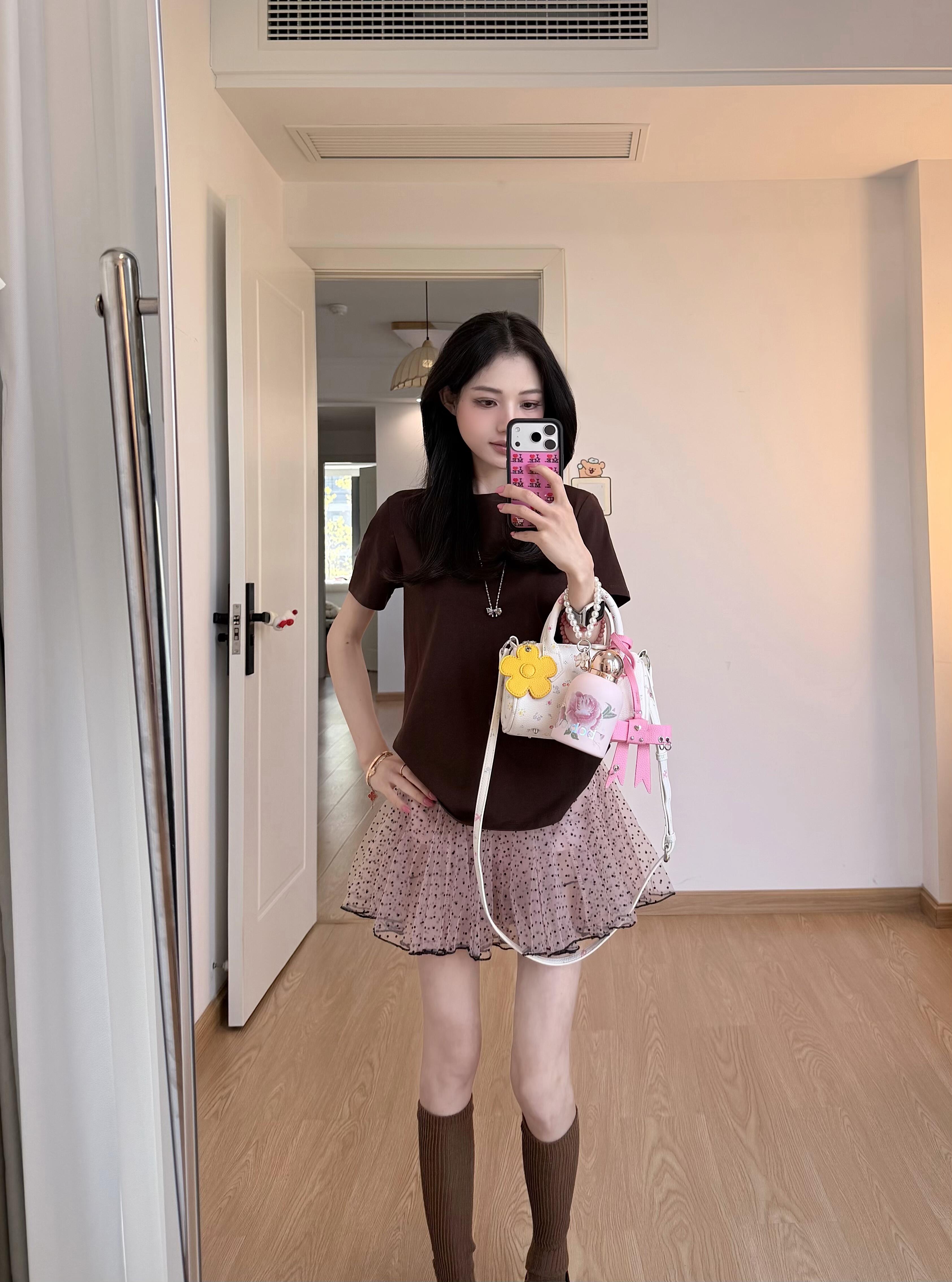 디자인 센스 작은 대중 빛 요리 한 바람 한 부서 세트 치마 2026 새로운 품격 로얄 자매 팬 도트 무늬 미니 스커트 봄 여름 여성