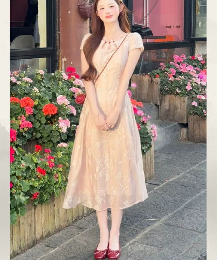 새로운 중식 대 라운드 넥 꽃 자카드 치파오 허리 수축 슬림해 보이는 여성 드레스