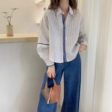 批发2026早春日韩独特超好看蓝色条纹长袖衬衫女士小衫法式遮肉上衣
