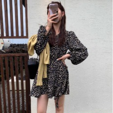 批发实拍2026早春韩国chic秋季法式碎花<b class='q'>连衣裙</b><b class='q'>女</b>系带显瘦<b class='q'>连衣裙</b>