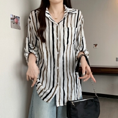 批发实拍秋装新款大码条纹衬衫设计感小众上衣男友风宽松长袖衬衣开衫