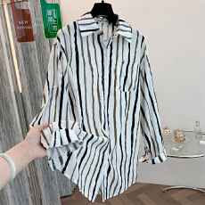 批发2026早春实拍大码条纹衬衫设计感小众上衣男友风宽松长袖衬衣开衫