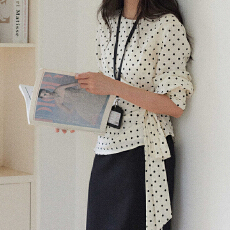 批发秋装贰羊设计予舒复古气质波点圆领长袖上衣女不规则绑带收腰<b class='q'>衬衫</b>