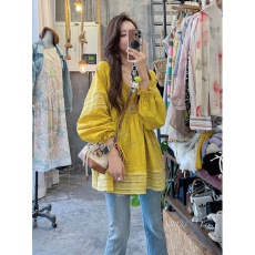 批发秋装新款法式复古镂空刺绣蕾丝花边灯笼袖<b class='q'>衬衫</b>独特别致上衣