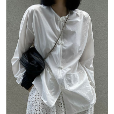 批发春装新款新中式手工盘扣长袖衬衫女气质通勤白色宽松圆领衬衣上衣