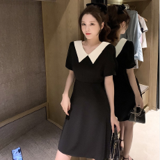 批发2025夏季大码娃娃领蝴蝶结系带<b class='q'>连衣裙</b>赫本风小黑裙M 4XL200斤