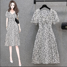 批发实拍大码女装白色波点法式连衣裙方领收腰裙子性感开叉M-4XL200斤