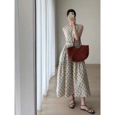 批发夏装<b class='q'>新款</b>度假风背心裙女波点无袖慵懒松弛感海边<b class='q'>长裙</b>约会裙子