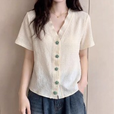 批发<b class='q'>夏</b>装设计感小众别致上衣大码女装v领露锁骨甜辣短袖t恤