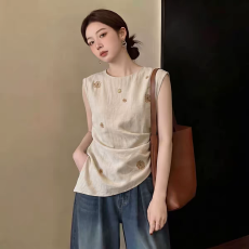 批发<b class='q'>夏</b>季新款轻熟风花朵刺绣无袖背心女米白色收腰老钱风大码上衣