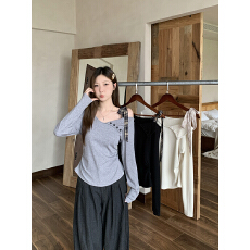 批发实拍2026春装新款<b class='q'>胖</b><b class='q'>mm</b>大码女韩系温柔风撞色绑带露肩长袖T恤