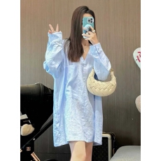 批发韩系<b class='q'>气质</b>薄款长袖衬衫2026新款女秋季宽松遮肉<b class='q'>气质</b>v领短裙