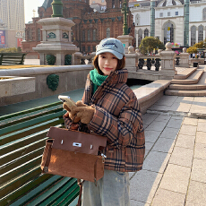 批发宽松<b class='q'>韩版</b>复古格子短款棉服外套女冬季新款小个子设计感面包服潮