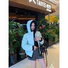 批发板栗可可Bankelili Mon*ler私服挚爱羽绒！排骨撞色连帽羽绒服女