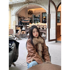 批发Goosfir <b class='q'>原创</b><b class='q'>设计</b>复古做旧毛绒拼接外套秋冬新款保暖褐色皮大衣女