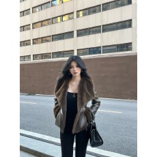 批发罗哥的羊毛卷 <b class='q'>秋</b>冬加厚PU皮衣短款夹克收腰短款显瘦毛毛外套女