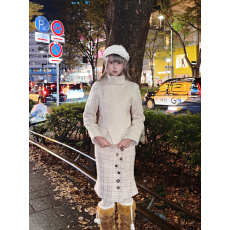 批发FUTURE OF XANTHODERM 山矾色格纹异形纽扣半身裙