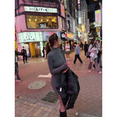 批发CYNR原创设计高级感高领堆堆袖LOGO刺绣针织连衣裙修身包臀打底裙