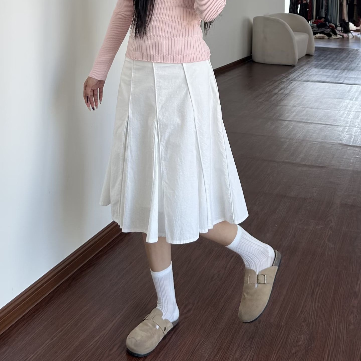 eggka 화이트 생선뼈 디자인 센스 중간 스커트 여성 여름 새로운 미니멀리즘 품격 슬림해 보이는 한 마디 다용도 반신 스커트