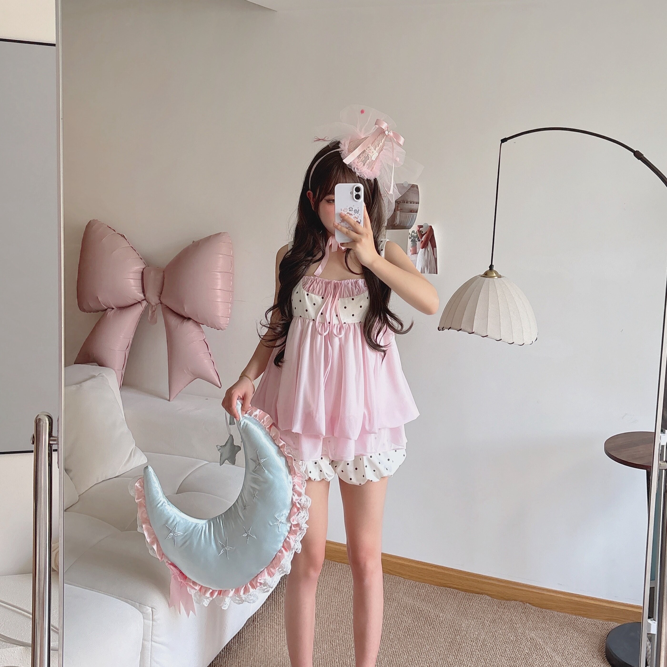 romance nanci 귀여운 doll 센스 꽃밭 조끼 한 마디 민소매 맨위 도트 무늬 치마바지 세트