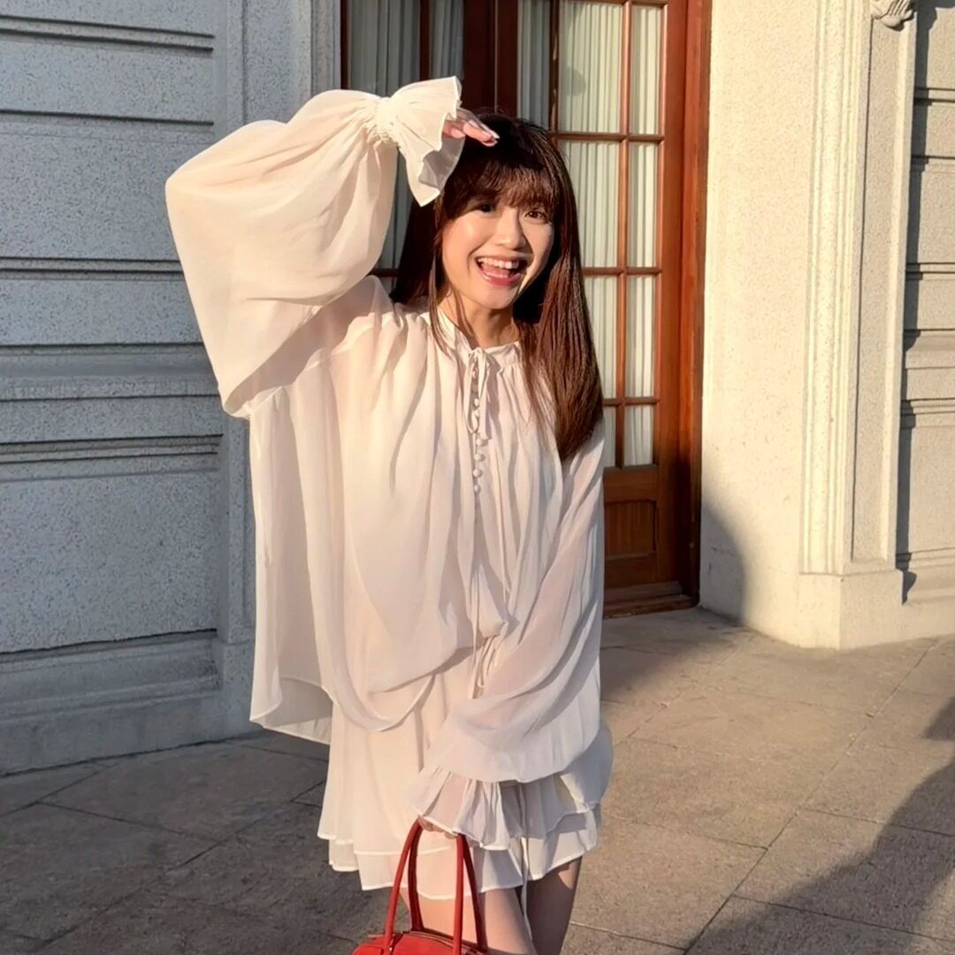 single moment 26ss 프랑스식 출퇴근 루즈핏 캐주얼 라운드 넥 비밀 버클 블라우스 맨위 치마바지 세트