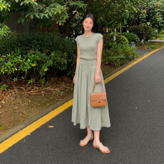 批发区区欧阳'瘦没了的冰沙套装'美丽苾留交叉露背上衣松紧腰半裙套装