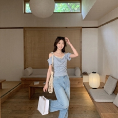 鹿阿姨卓叔叔风吹铃兰蓝色假两件一字肩吊带短袖T恤女夏上衣
