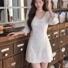 批发夏洛特庄园'法式白色<b class='q'>连衣裙</b>女夏季新款收腰显瘦短裙