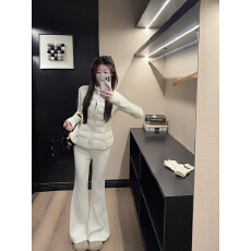 批发实拍实价~小腰精 <b class='q'>时尚</b>保暖收腰显瘦棉服女毛衣拼接白色长裤套装