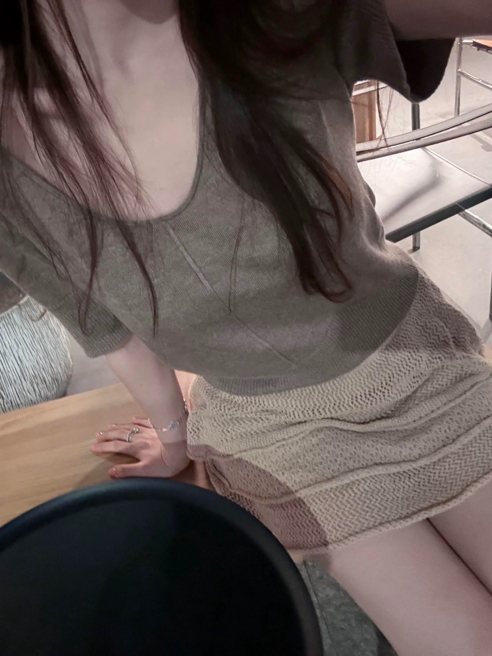 정가 감소되지 않음 느슨함 센스 오래된 돈 바람 니트 몸매 가꾸기 V넥 니트 맨위 품격 다용도 만나는 미니 스커트