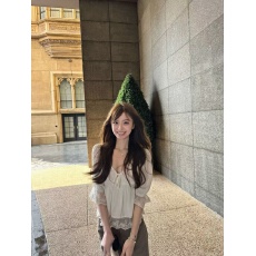 批发实价不减~小纯欲 清爽感蕾丝花边v领小上衣女夏短款<b class='q'>中袖</b>蕾丝衫