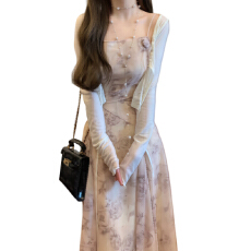 批发茶歇法式碎花吊带连衣裙子女春季2025新款小个子开春气质穿搭长裙