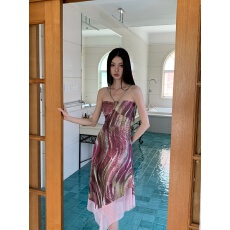 批发迷幻印花嬉皮风绑带串珠不规则吊带露背连衣裙<b class='q'>女</b>夏