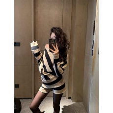 批发复古撞色条纹斜肩长袖套头毛衣女<b class='q'>秋</b>季休闲套装针织直筒短裤两件套