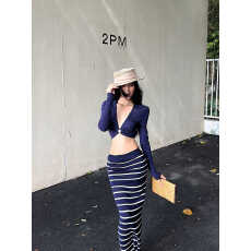 批发藏青色条纹<b class='q'>半身</b>裙女秋冬韩系慵懒高级感紧身显瘦<b class='q'>包臀</b>软糯针织<b class='q'>长裙</b>