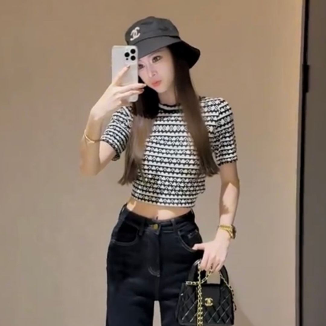 한 부서 명문 여성 빛 럭셔리 바람 물결무늬 레이스 배색 스트라이프 자카드 쇼트 스타일 라운드 넥 니트 맨위 여성 트렌디