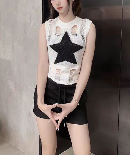 여름 레트로 조끼 핫걸 홀로우 아웃 작은 대중 디자인 민소매 티셔츠 몸매 가꾸기 슬림해 보이는 달콤한 매운맛 맨위 모방 면