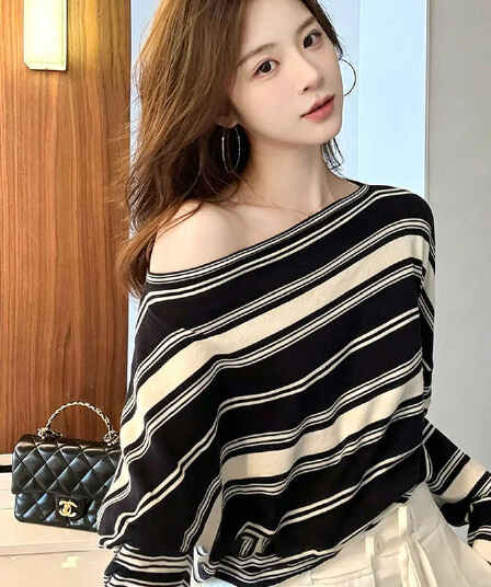 느슨함 센스 작은 표준 패션 오프숄더 스트라이프 배색 니트 스웨터 여성 긴 소매 루즈핏 다용도 슬림해 보이는 맨위 봄