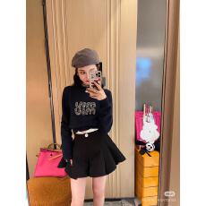 批发重工钉珠镶钻字母<b class='q'>上衣</b>秋冬法式复古高级感短款设计感针织长袖毛衣