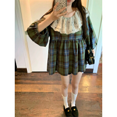 批发早秋复古<b class='q'>格子</b>衬衫女长袖蕾丝拼接娃娃领娃娃衫上衣