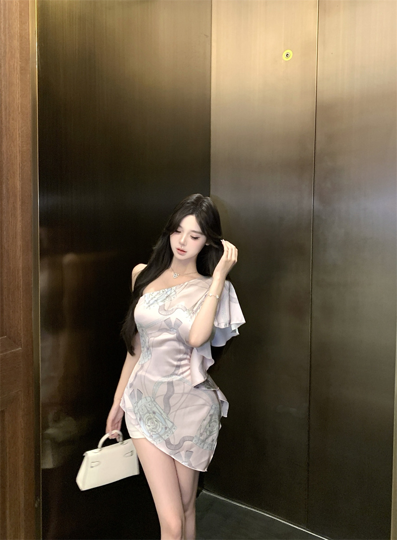 FA35248# 温香艳玉不规则设计感单肩荷叶边上衣 服裝批發女裝批發服飾貨源