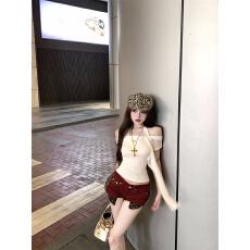 批发实拍实价  轻氧缪斯白色一字肩挂脖t设计感上衣