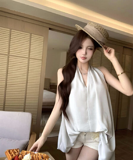 실사 정가 조용한 럭셔리 비싼 여성 감기 비싼 센스 V넥 행침 목 백리스 새틴 셔츠 슬림해 보이는 세련된 맨위
