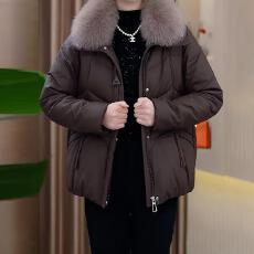 批发2025年冬季新款毛领外套女士超好看短款时尚加厚保暖羽绒服<b class='q'>妈妈</b>装