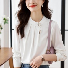 批发2026春季长袖缎面<b class='q'>雪纺上衣</b>女新款职业衬衫女设计感小众韩版