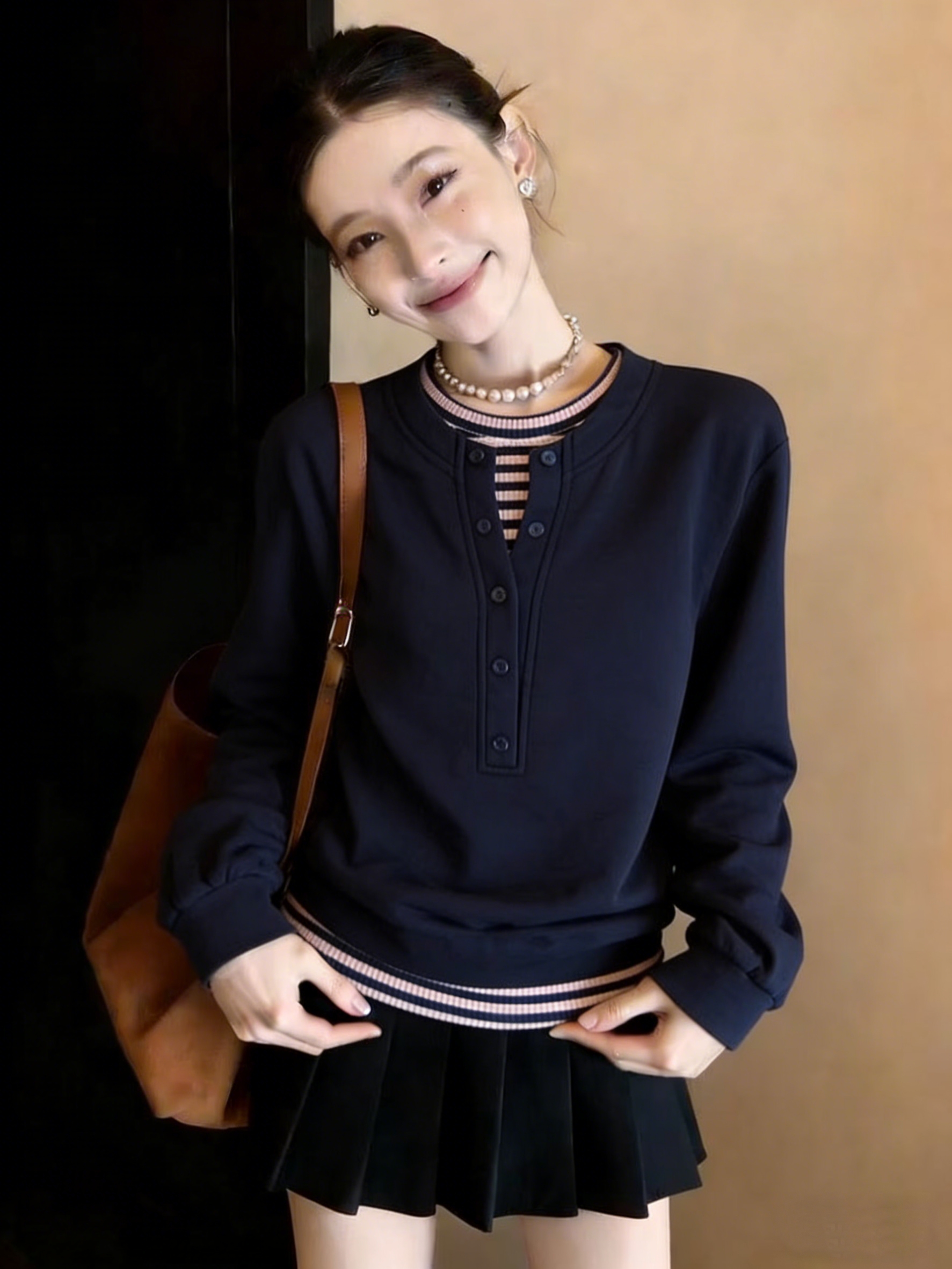 실사 캐주얼 스트라이프 페이크 레이어드 라운드 넥 후드티 2026 년 이른 봄 새로운 루즈핏 다용도 맨위 재킷