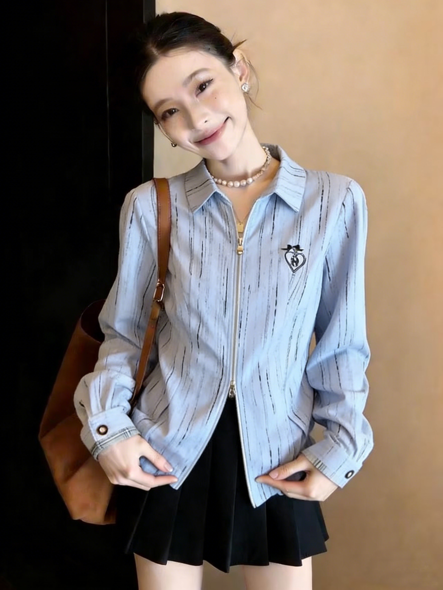 실사 하늘색 POLO 칼라 더블 머리 지퍼 여성 셔츠 2026 봄 새로운 루즈핏 긴팔 외부 잡아라. 의류