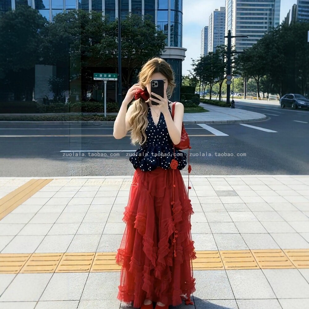 여름 드레스 코디 전체 집합 빅 사이즈 지방 mm 휴가 바람 도트 무늬 V넥 조끼 맨위 빨간색 반신 치마 세트 여성