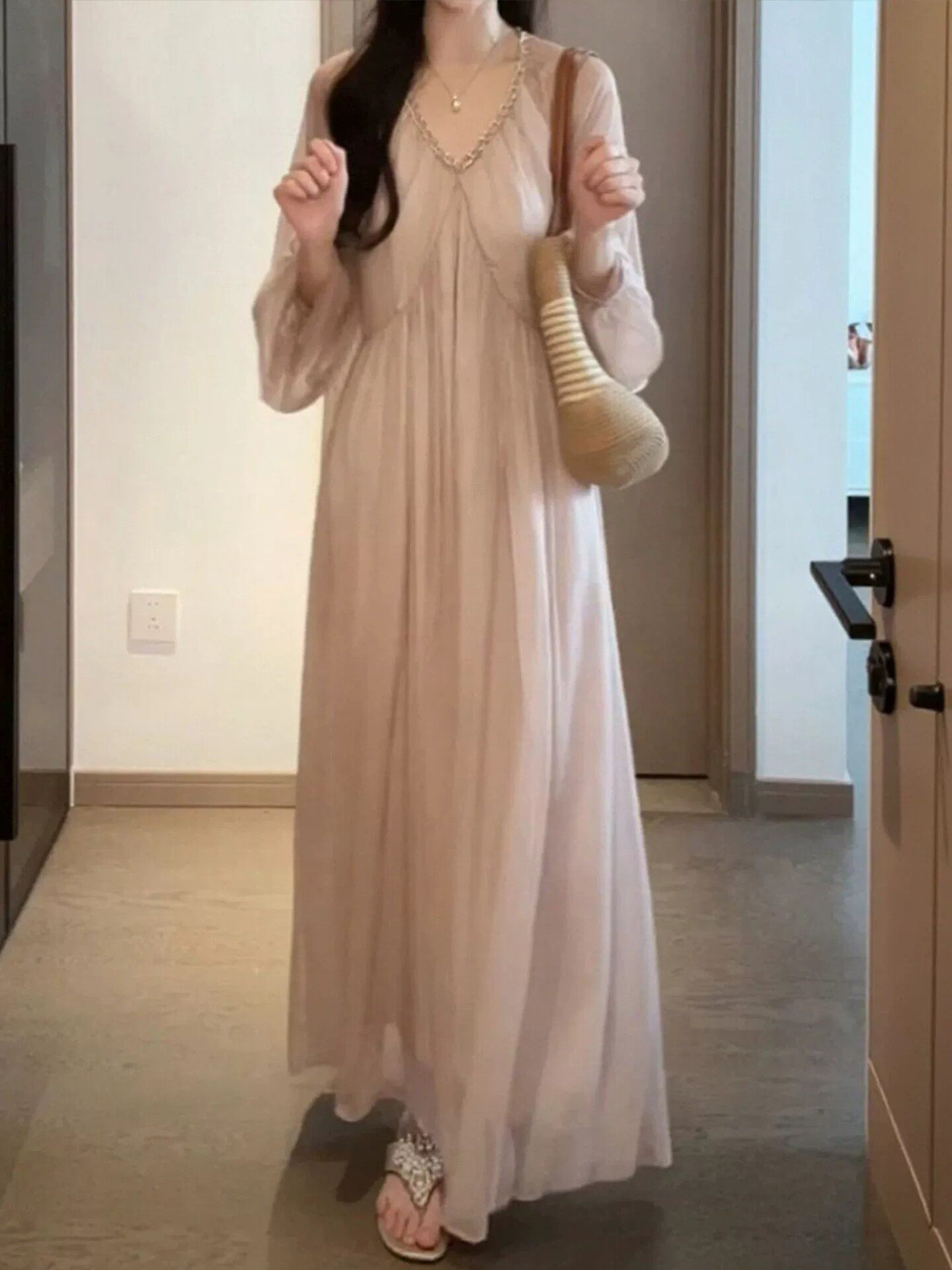 프랑스식 부드러운 바람 품격 V넥 여성 드레스 여름 2026 새로운 자이언트 잘 생긴 슈퍼 요정 고급 아름다운 롱 스커트