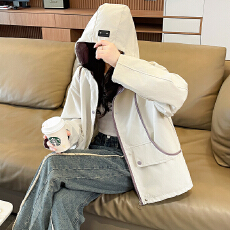 批发实拍早春连帽外套2026新款洋气初高中生女冲锋衣百搭时尚外套